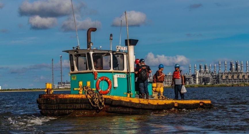 Fast Crew Boats Miri Feature Image